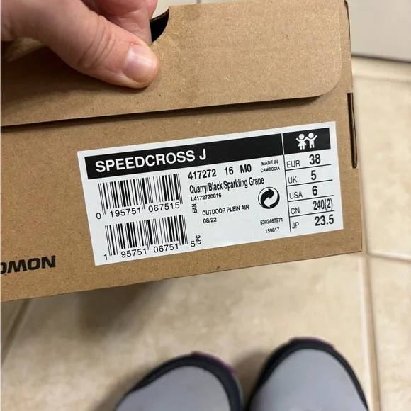 Salomon hiking shoes- J 6/ W 7 - Picture 7 of 7